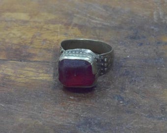 Middle Eastern Silver Red Kuchi Ring Size 7