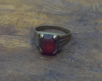 Middle Eastern Silver Red Glass Kuchi Ring Size 9