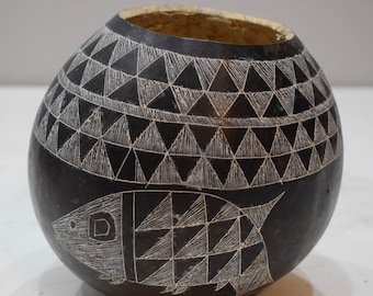 African Black White Animal Etched Gourd Bowl Kamba Kenya 6 3/4"