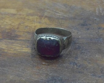 Middle Eastern Silver Red Glass Kuchi Ring Size 7
