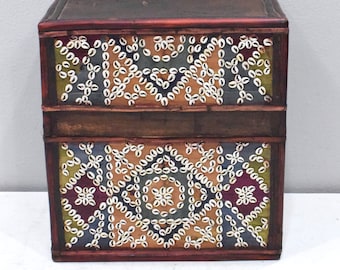 Basket Indonesian  Palm Leaf Shell Design Box