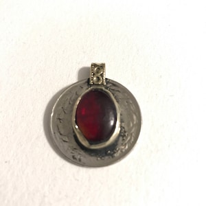 Scarlet Witch Wanda Maximoff Costume Red Pendant Cosplay Avengers