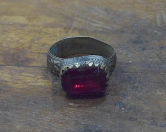 Middle Eastern Silver Red Glass Kuchi Ring Size 7.5