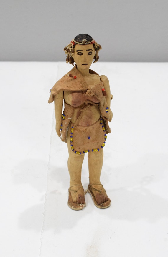 ボリビアの木製置物 男性と女性像