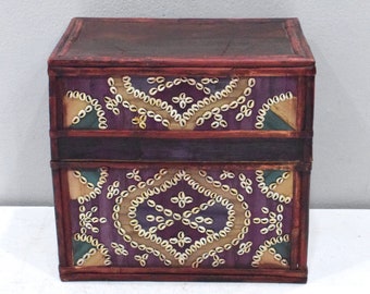 Basket Indonesian  Palm Leaf Shell Design Box