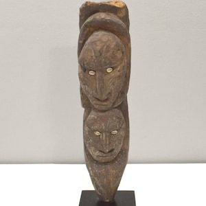 Papua New Guinea Double Head Wood Grave Figure Statue Yamok Village