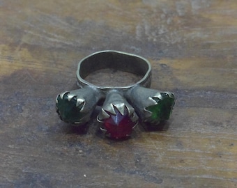 Middle Eastern Silver Three Red Green Glass  Prong Kuchi Ring Size 7