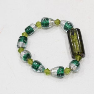 Bracelets Beaded Stretch Foil Green Glass
