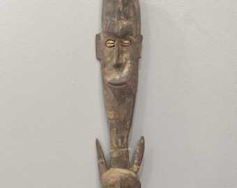 Papua New Guinea Food Hook Statue