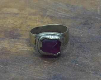 Middle Eastern Silver Red Glass Kuchi Ring Size 9
