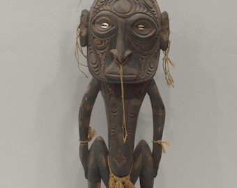Papua New Guinea Wood Figure Ceremonial Mindimbit Village