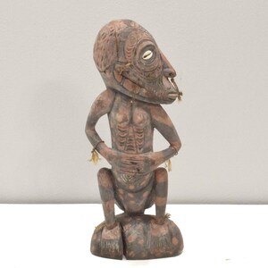 Papua New Guinea Ancestor Figure Black Water Lakes