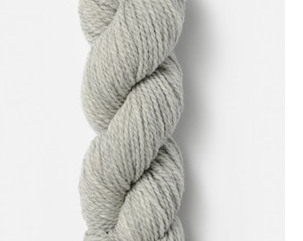 Woolstok in Gray Hafen - Blue Sky Fibres Feine Highland Wolle - Kammgarn Garn
