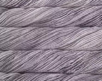 Malabrigo Worsted en color perla - Lana merino teñida a mano - Hilo de una sola capa de grosor medio