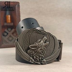 Black Leather Belt wit Wolf Buckle
