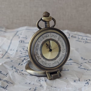 Hobbit LoTR Mealtimes vintage look bureauklok zakhorloge