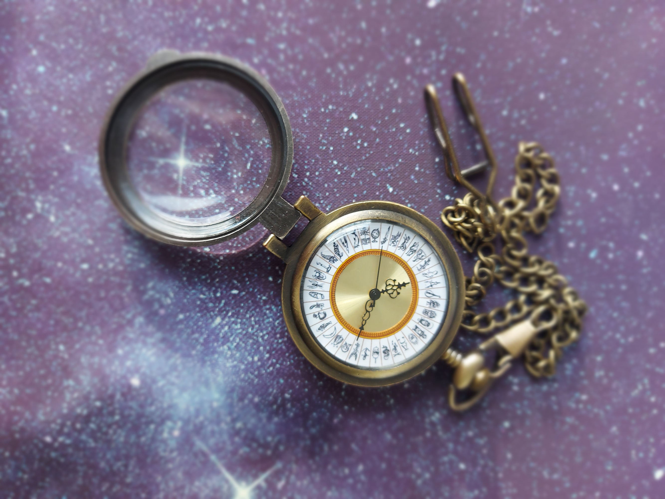 Alethiometer Desk Clock Free Standing Vintage Look Pocket Watch - Etsy UK