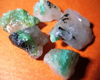 Rare Colombian Emerald Natural Crystal Specimen for Collection , With Free Gift Bag.