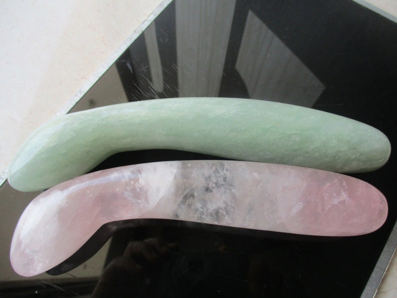 Baguette de 23 cm en quartz rose / Masseur réflexe en jade indien Baguette de guérison extra large / Baguette de yoni incurvée / Jouet sexy pour femme avec sac cadeau. image 2