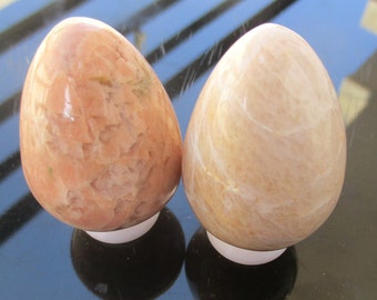 Yoni Egg Peach Moonstone / Pink Moonstone Reiki Infundido para Tantra / Kegel / Ejercicio vaginal / Curación Yoni Con bolsa de regalo.