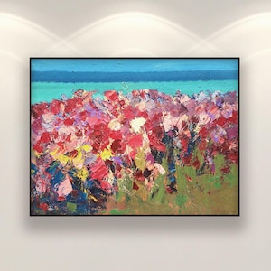 Dipinto ad olio con paesaggio di spiaggia strutturato: arte costiera con fiori rossi
