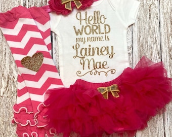 Hola mundo, mi nombre es Traje personalizado para llevar a casa / Traje para niña que regresa a casa / Recién nacida Rosa oscuro y dorado