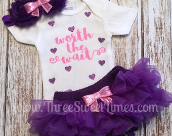 Atuendo para que tu niña vuelva a casa, regalo para baby shower que vale la pena esperar, mono morado y rosa con purpurina, ropa para llevar a casa para recién nacidas