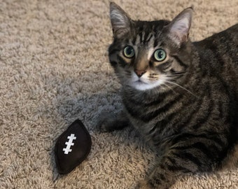 Football Cat Toy - Sport Organic Catnip Toy - Cat Dad Gift - Sports Fan Cat Lover Gift - Cat Nip Cat Toys