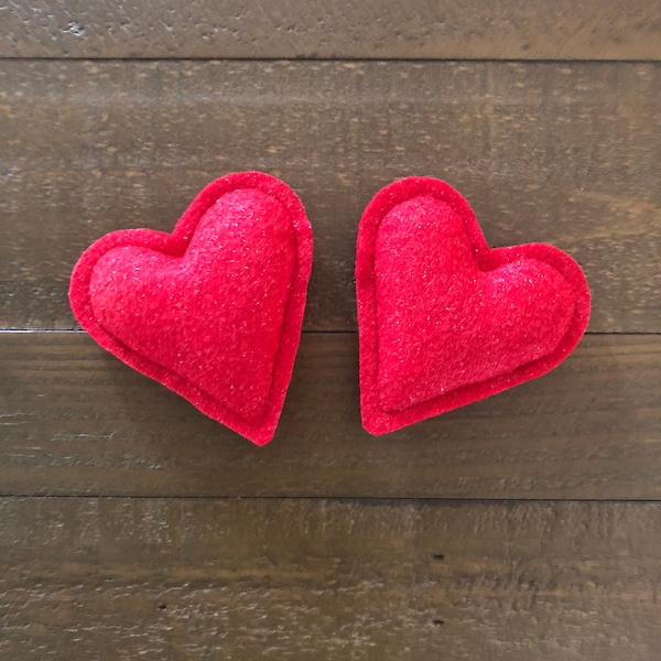 Catnip Heart Cat Toys -  2 Pack Kitty Cat Nip Toy - Glitter Heart Cat Lady Gift - VDay Cat Gift - Two Pack Cat Toys - Valentines Day