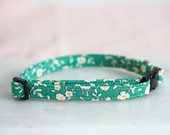 Floral Liberty Katzenhalsband, Grün, Weiß und Gelb Floral