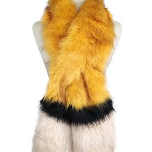 LIQUIDATION !! Long col en fausse fourrure à rayures noires et blanches, jaune moutarde, écharpe d&#39;hiver en fausse fourrure jaune pour femme de Kuati Mayfair