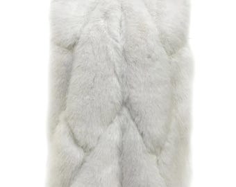 Wit ivoorkleurige giletvestjas van imitatiebont met diamant van Kuati Mayfair