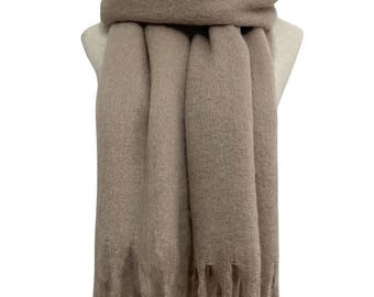 Bufanda de invierno gruesa color marrón topo, chal personalizado de Kuati Mayfair