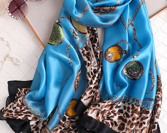 Turkusowy jedwabny szal Chaim z nadrukiem w panterkę, satynowy szal damski ze sztucznego jedwabiu, designerski, vintage, spersonalizowany szal od Kuati Mayfair