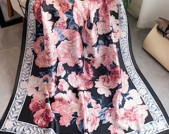 Bufanda floral rosa, bufanda de seda sintética, bufanda de rosas rosadas personalizada por Kuati Mayfair