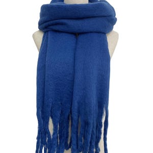 Écharpe pour couverture bleu roi, châle épais d&#39;hiver personnalisé par Kuati Mayfair