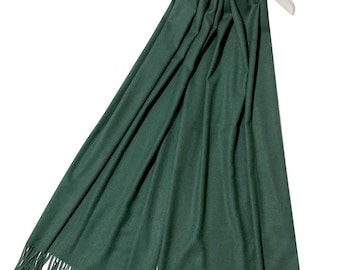 Sciarpa in misto cashmere e viscosa, pashmina, verde scuro, personalizzata da Kuati Mayfair