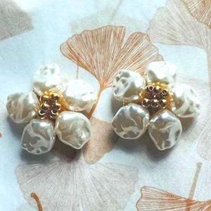 Gold Perle Blume Button Cover Perle Manschettenknopf von Kuati Mayfair