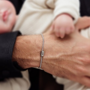 Bracelet papa, bracelet papa personnalisé avec nom d'enfant, bracelet nom de famille, bijoux père, cadeau personnalisé pour papa, cadeau papa d'un enfant image 1