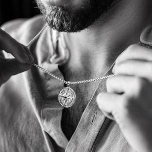 Collar con brújula personalizado para hombre, colgante con mensaje oculto personalizado, regalo grabado para novio, esposo, papá, para él, regalo de Navidad para él.