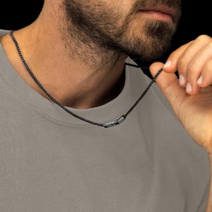 Collar negro personalizado para hombre, regalo personalizado para papá, joyería grabada para hombre, collar con nombre, collar con fecha, regalo para esposo, regalo para el Día del Padre