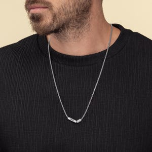Collar de plata personalizado para hombre, regalo personalizado para papá, joyería grabada para hombre, collar con nombre, collar con fecha, regalo para esposo, regalo de Navidad imagen 2