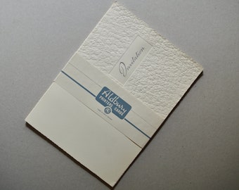 Vintage Hochzeitseinladungen - Set x22 Geprägte Papiereinladungen - 'Aldbury - Printers Cards' - Deadstock - Vintage Briefpapier