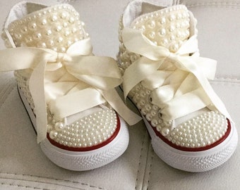 Converse cubiertas de perlas para niñas