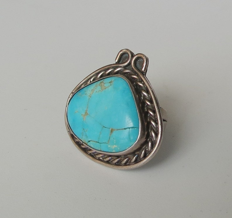 Vintage Turquoise Silver Ladies Ring
