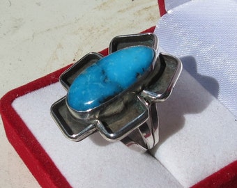 ON SALE Vintage Navajo Silver Turquoise Ring