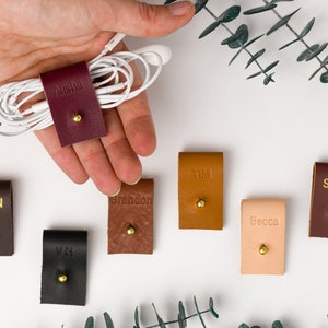 Organizador de cordón de cuero personalizado, soporte para auriculares, regalo tecnológico para hombres, soporte para auriculares, soporte para cable portátil, organizador de cables de cuero