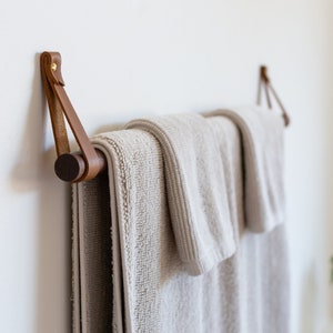 Leather Hanging Towel Holder Kit - brass hand towel rail for bath kitchen & laundry room hanging coffee mug wood rack mop and broom storage