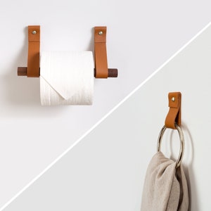 Litet badrumsset med 2 delar, toalettrullehållare i läder och trä + handduksring, vägghängd modern minimalistisk badrumsdesign