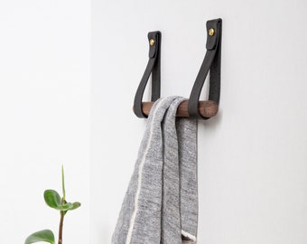 Hanging Storage Rack Towel Holder Kit wall mounted rail for pots pans mug towels utensils coffee mugs cups leather strap & brass hooks bath